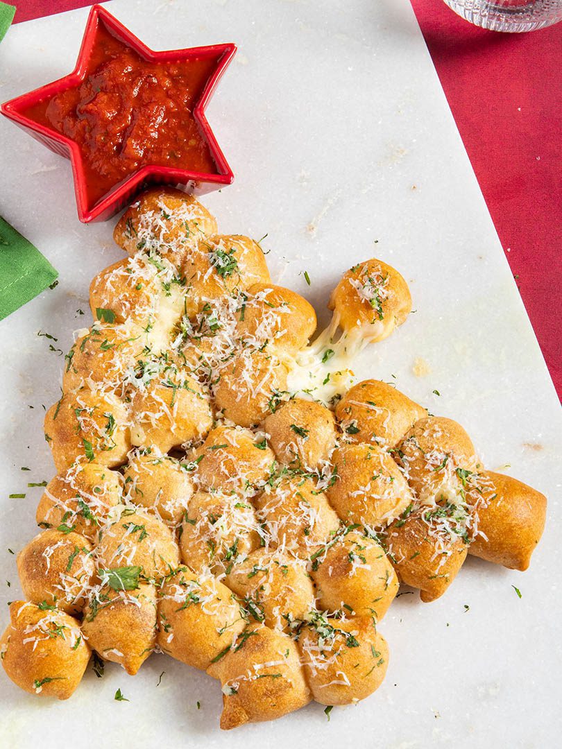 Christmas Tree Pull Apart Bread | Ain't Too Proud To Meg